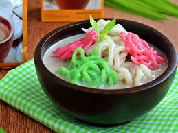 Jajanan Legendaris Dari Tepung Beras